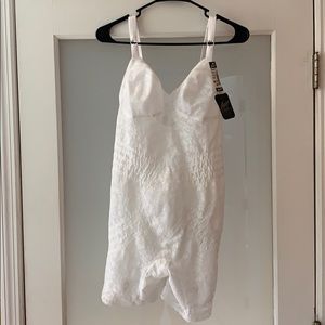 white lace shape wear